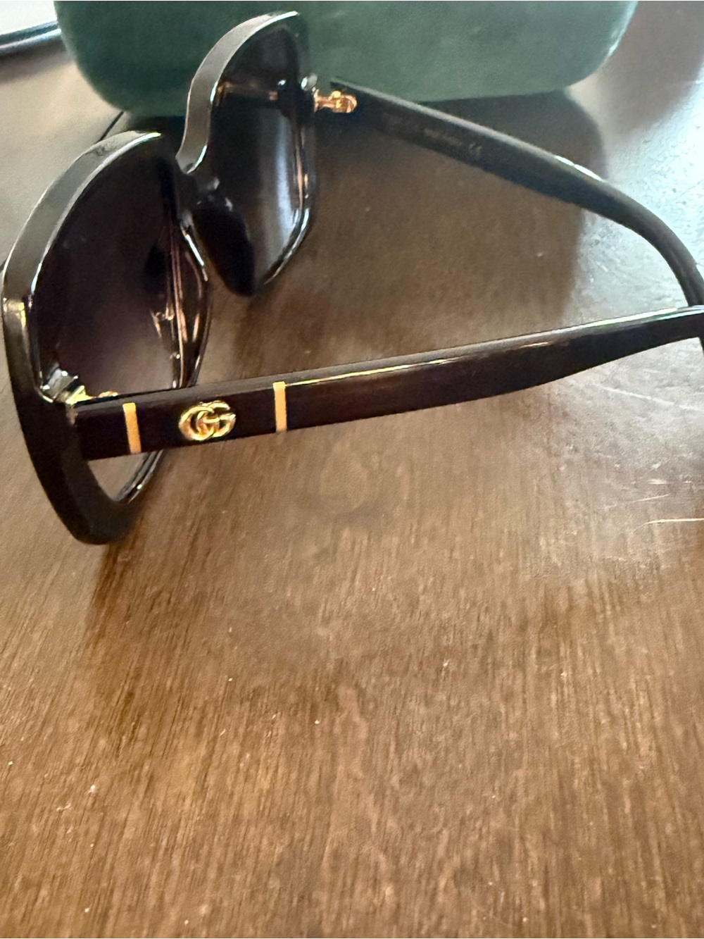 Gucci Women's Black Oversized Square Sunglasses - Picture 3 of 7